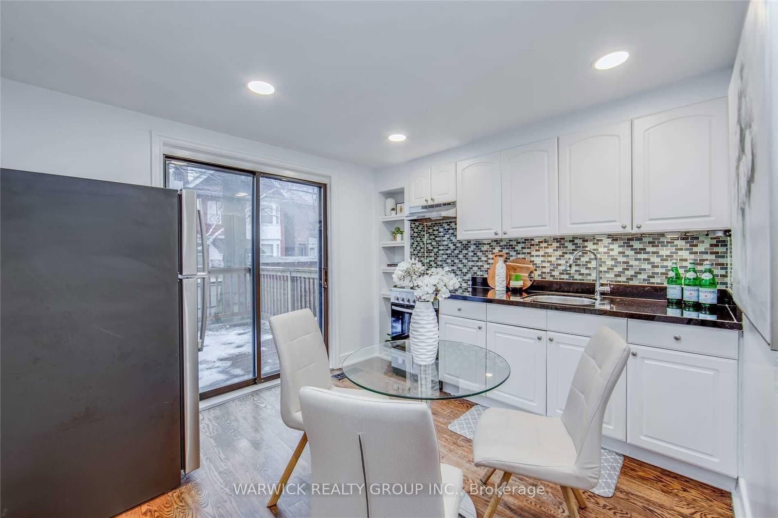 57 Bertmount Avenue, Unit Lower thumbnail 18