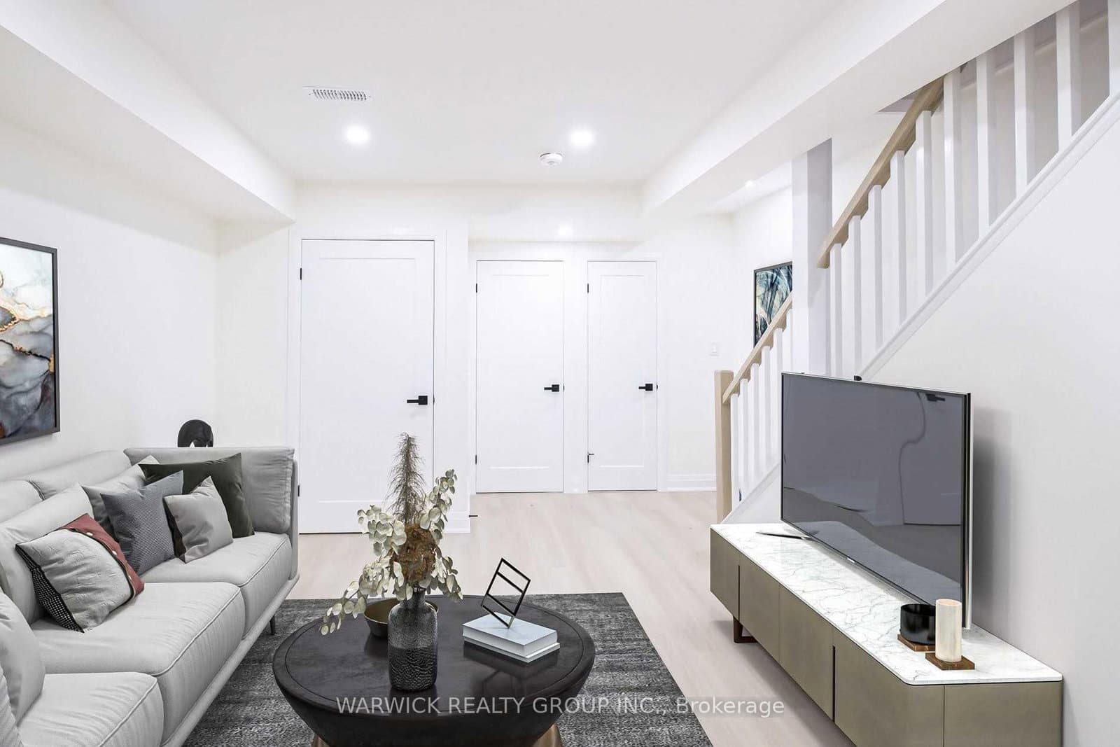 57 Bertmount Avenue, Unit Lower thumbnail 19