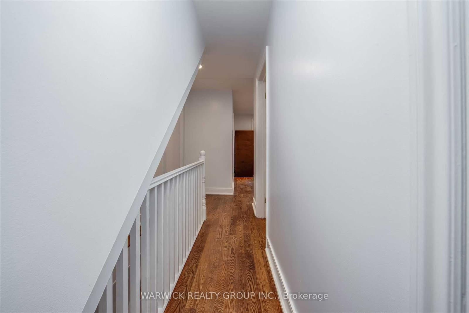 57 Bertmount Avenue, Unit Lower thumbnail 9