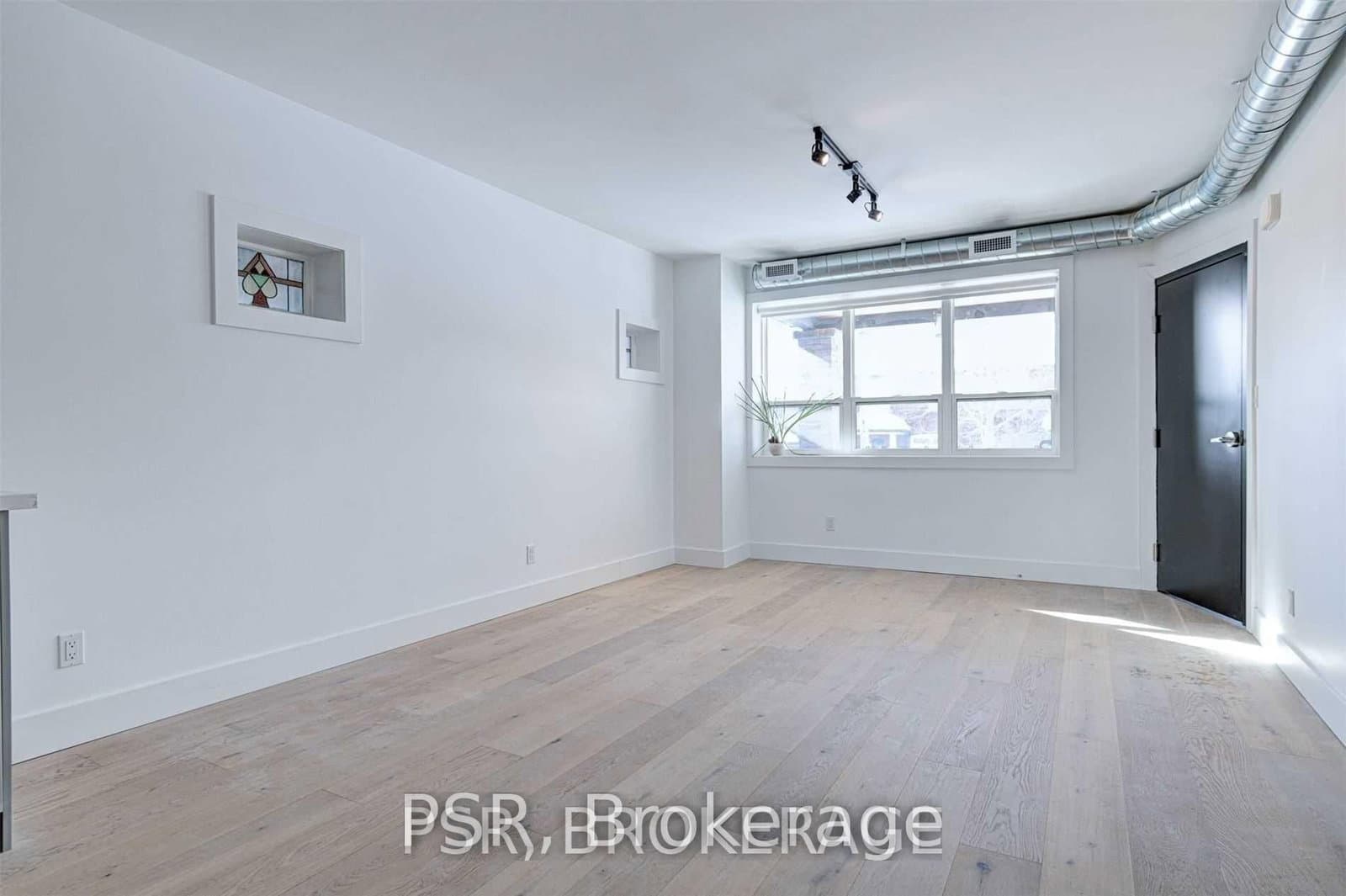 87 Hammersmith Avenue, Unit Main thumbnail 5