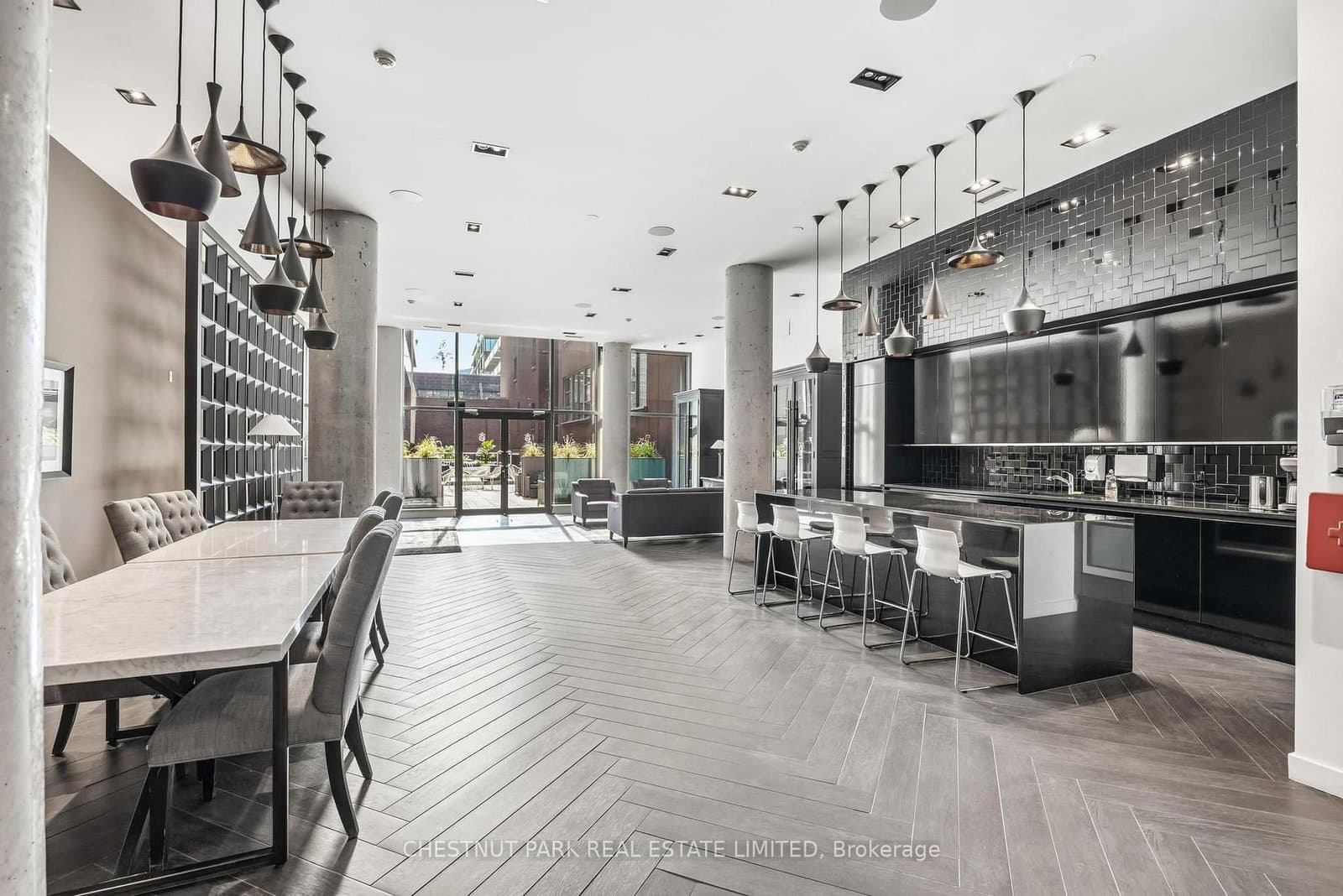 90 Broadview Avenue, Unit 901 thumbnail 18
