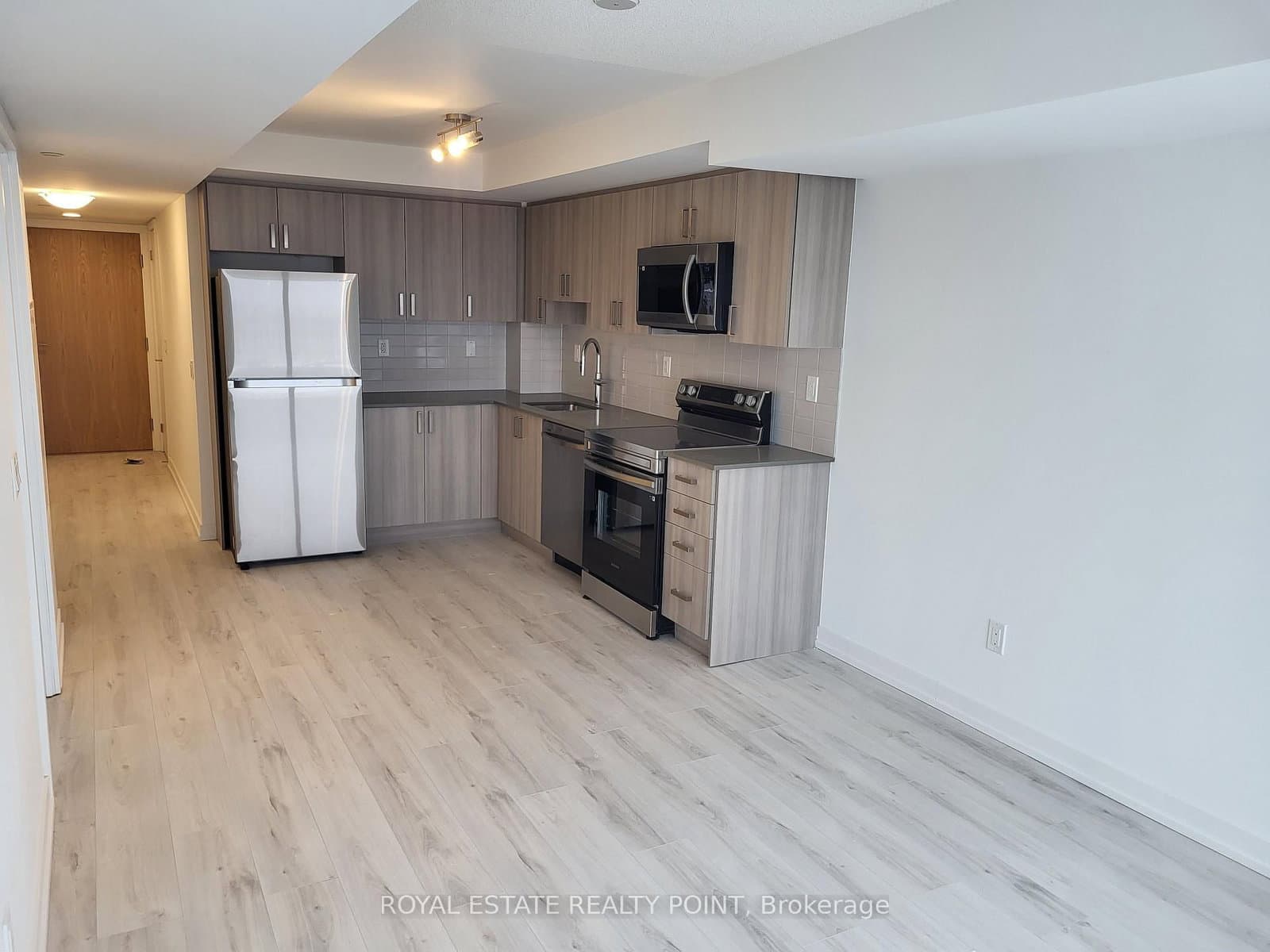 1435 Celebration Drive, Unit 2409 thumbnail 4