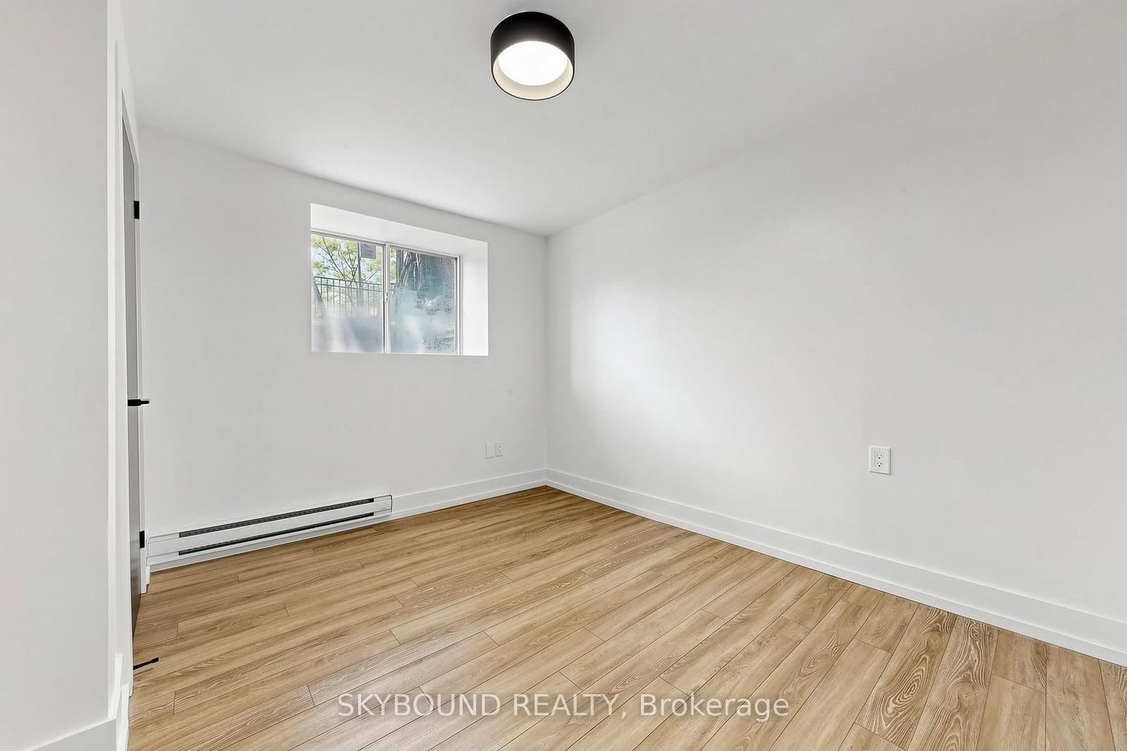 139 Wineva Avenue, Unit B thumbnail 10