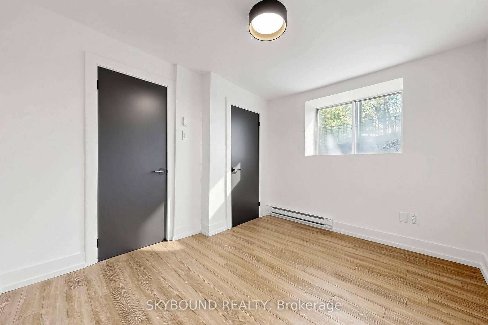 139 Wineva Avenue, Unit B thumbnail 11