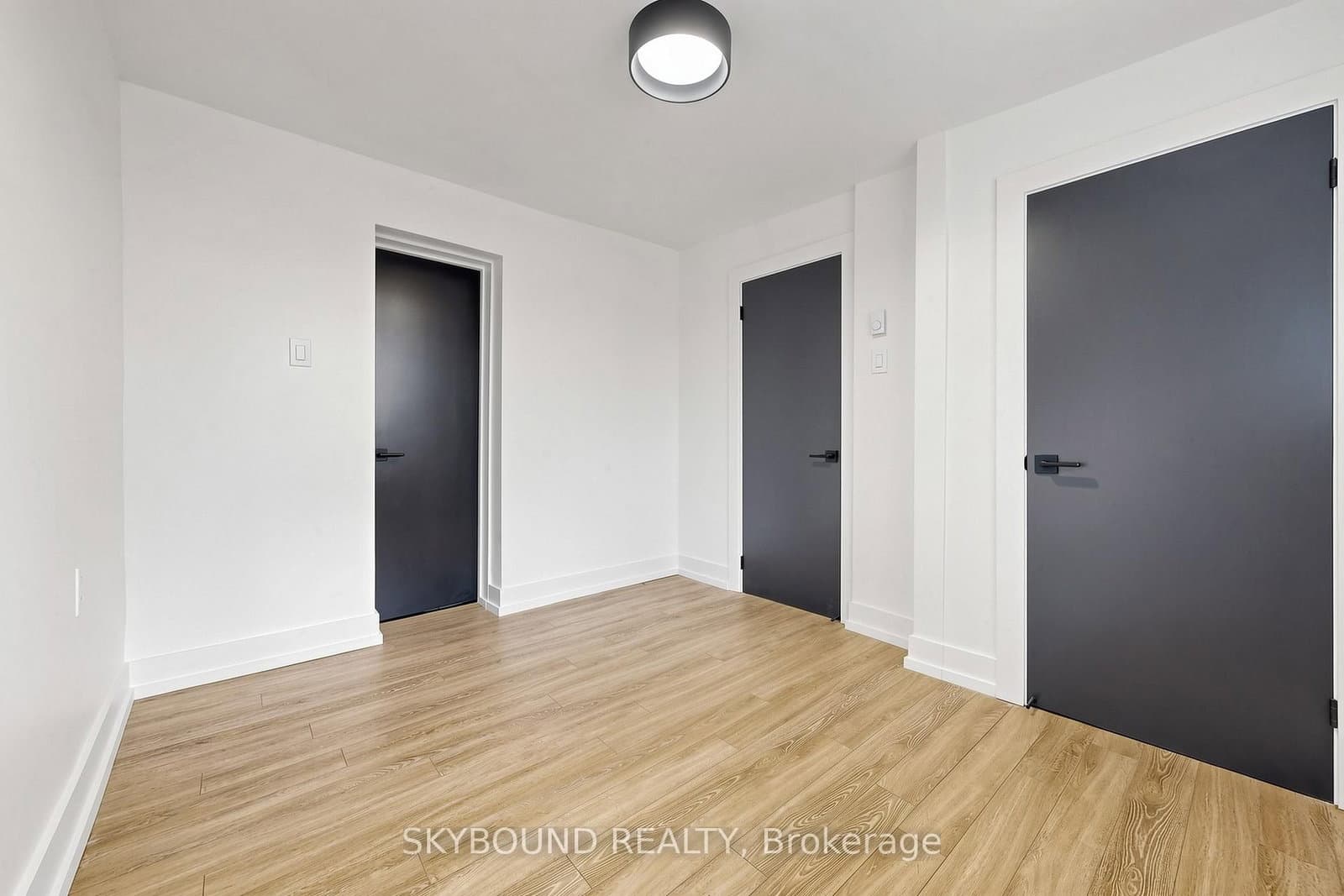 139 Wineva Avenue, Unit B thumbnail 12
