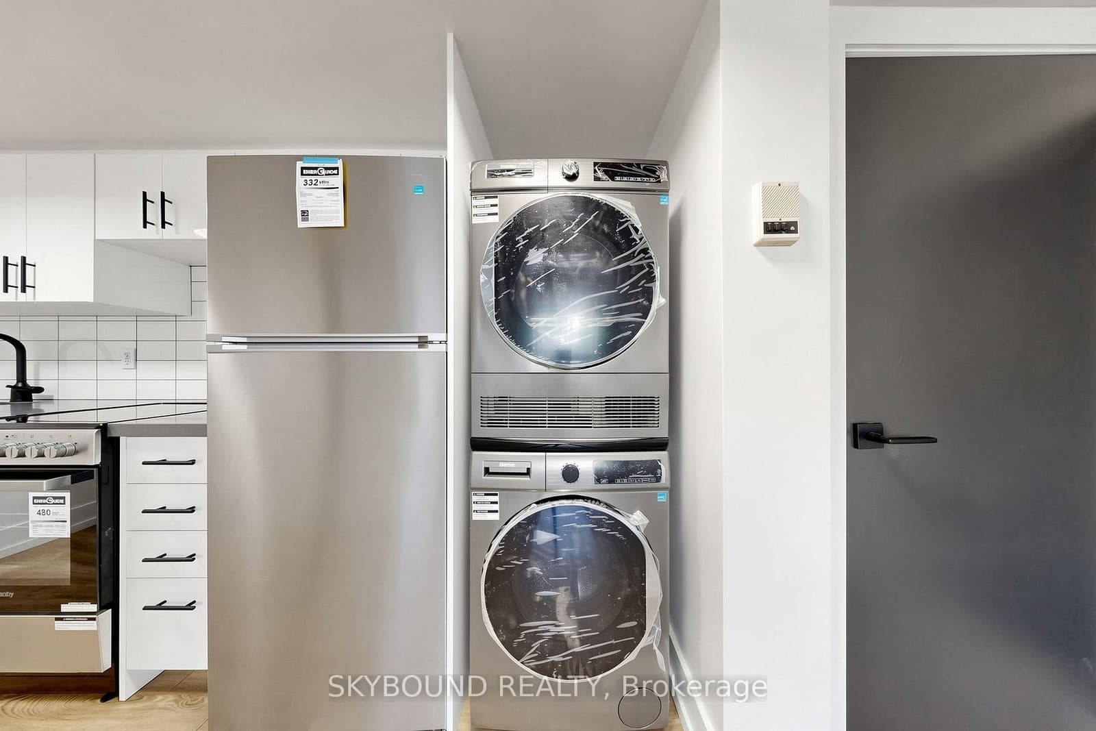 139 Wineva Avenue, Unit B thumbnail 15