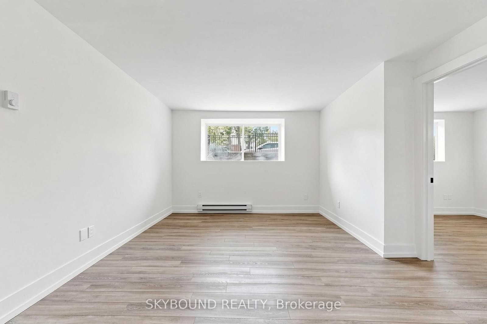 139 Wineva Avenue, Unit B thumbnail 3