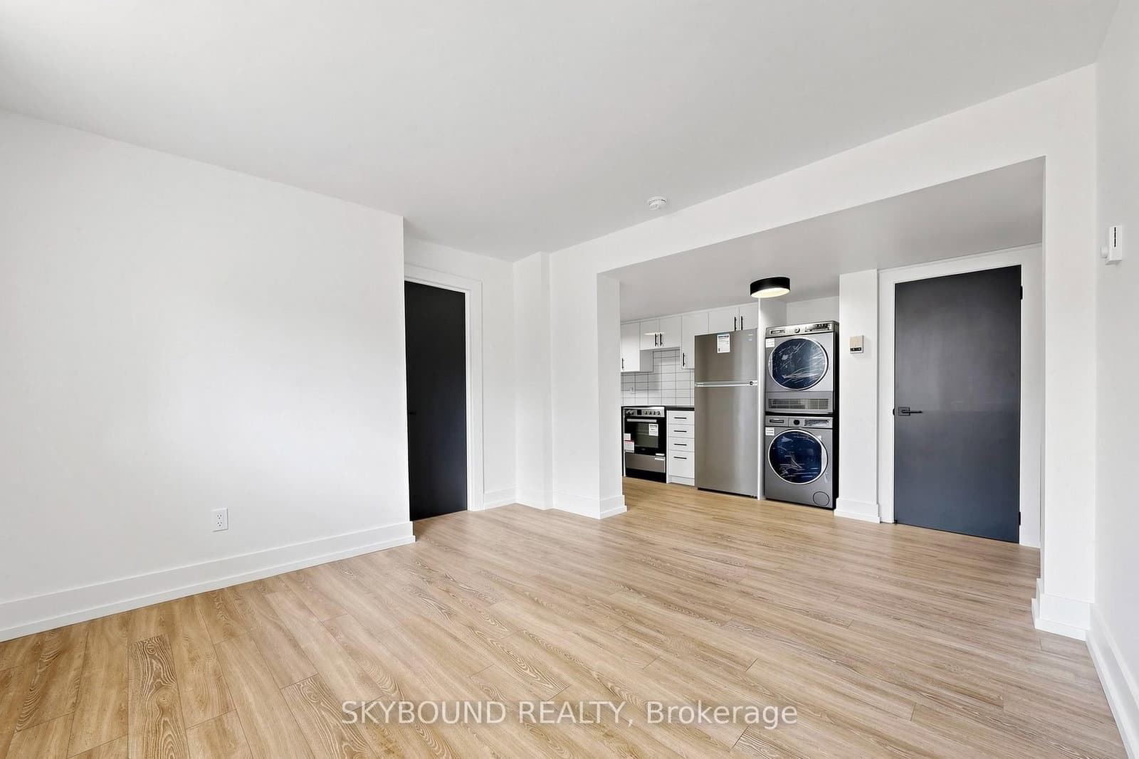139 Wineva Avenue, Unit B thumbnail 6