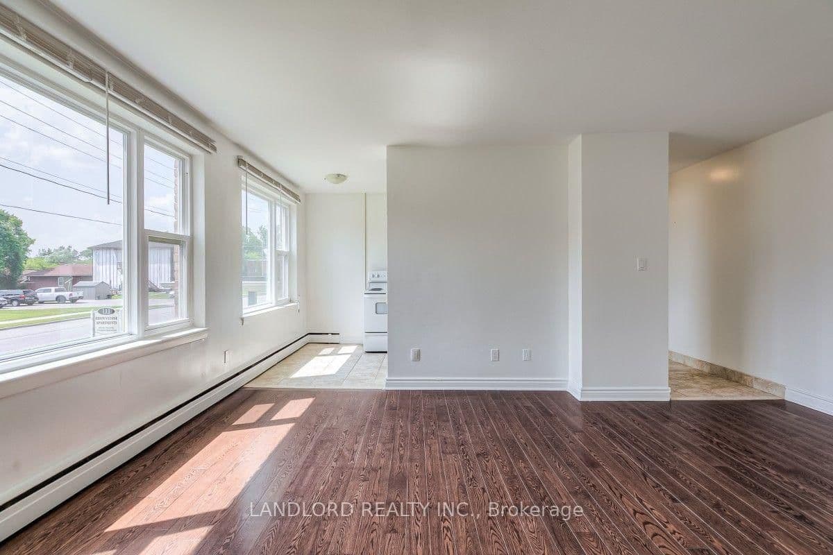 111 Craydon Road, Unit 204 thumbnail 4