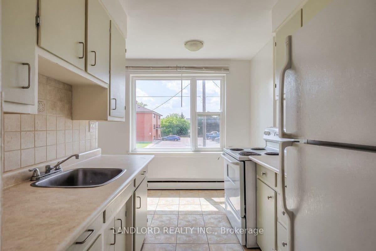 111 Craydon Road, Unit 204 thumbnail 7
