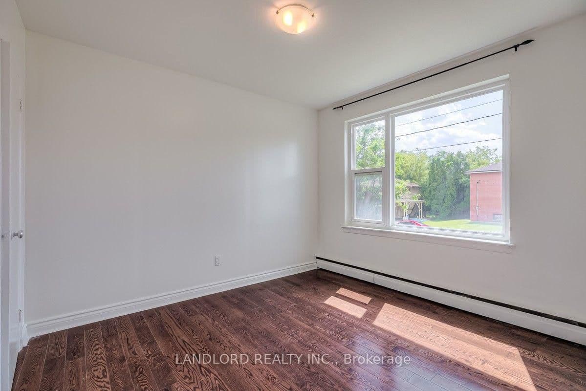 111 Craydon Road, Unit 204 thumbnail 8
