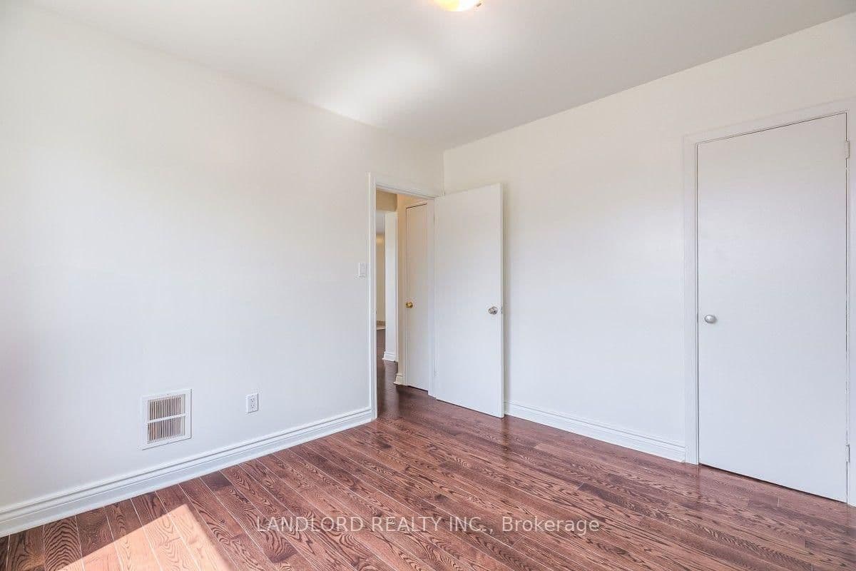 111 Craydon Road, Unit 204 thumbnail 9