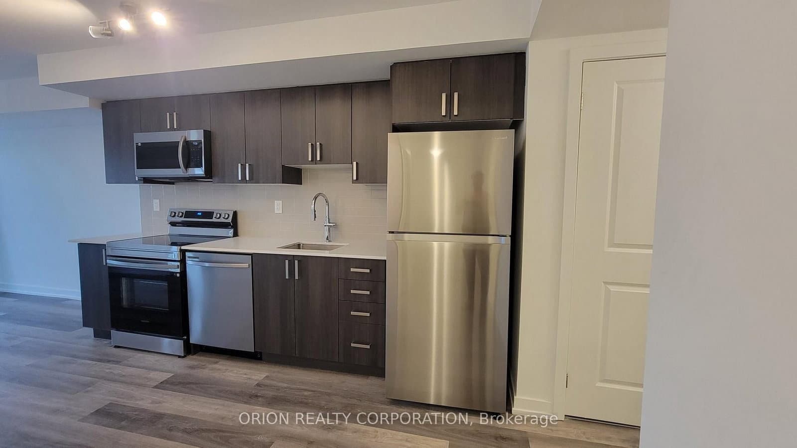 1435 Celebration Drive, Unit 1512 thumbnail 2