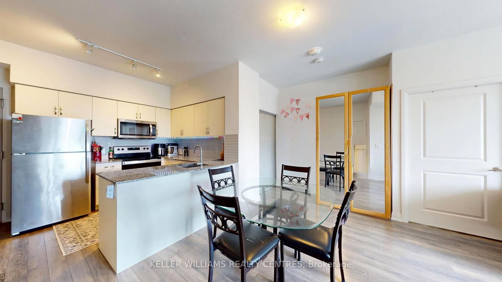 10 Meadowglen Pl., Unit 508 thumbnail 4