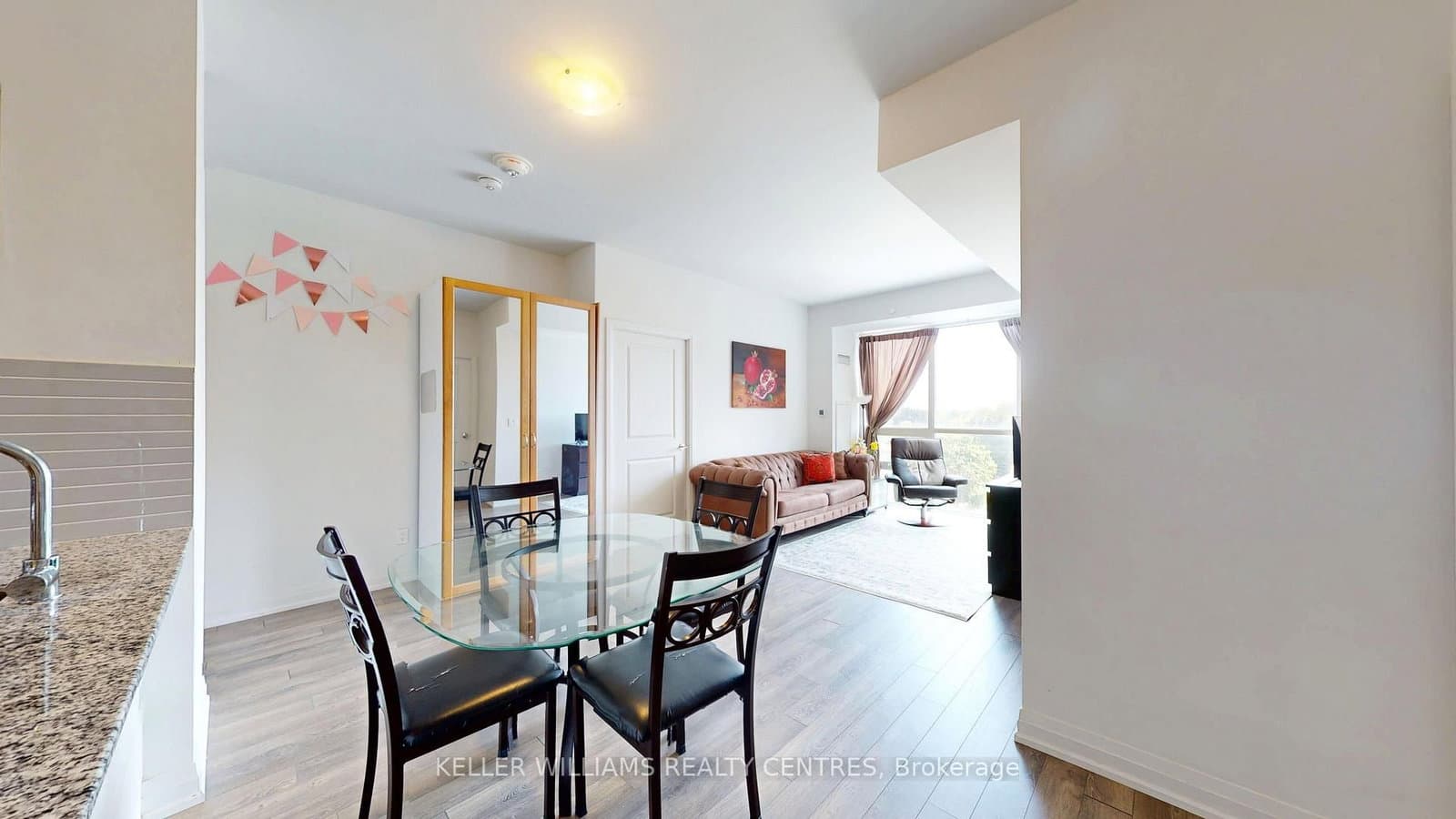 10 Meadowglen Pl., Unit 508 thumbnail 5