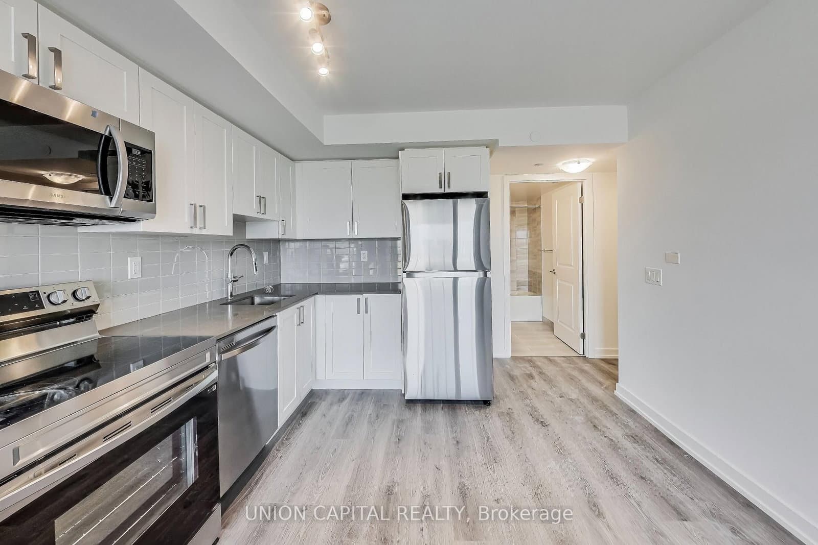 1435 Celebration Drive, Unit 415 thumbnail 12