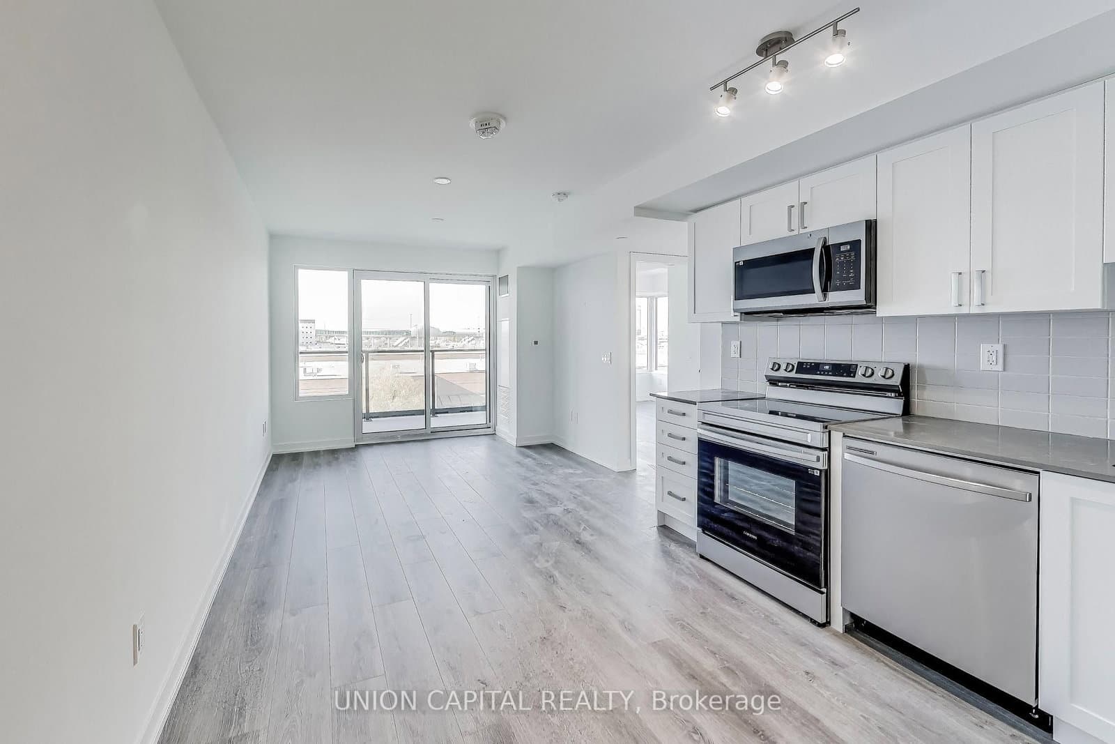 1435 Celebration Drive, Unit 415 thumbnail 13