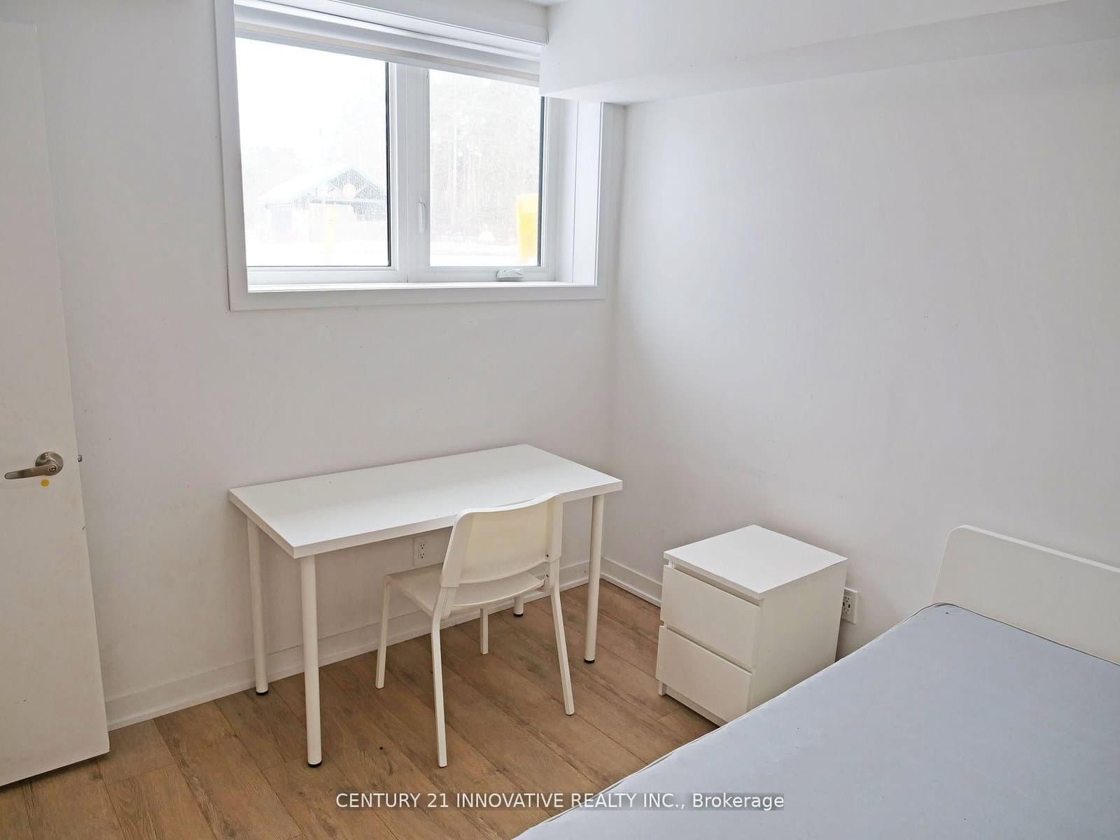 1720 Simcoe Street, Unit 16 thumbnail 11