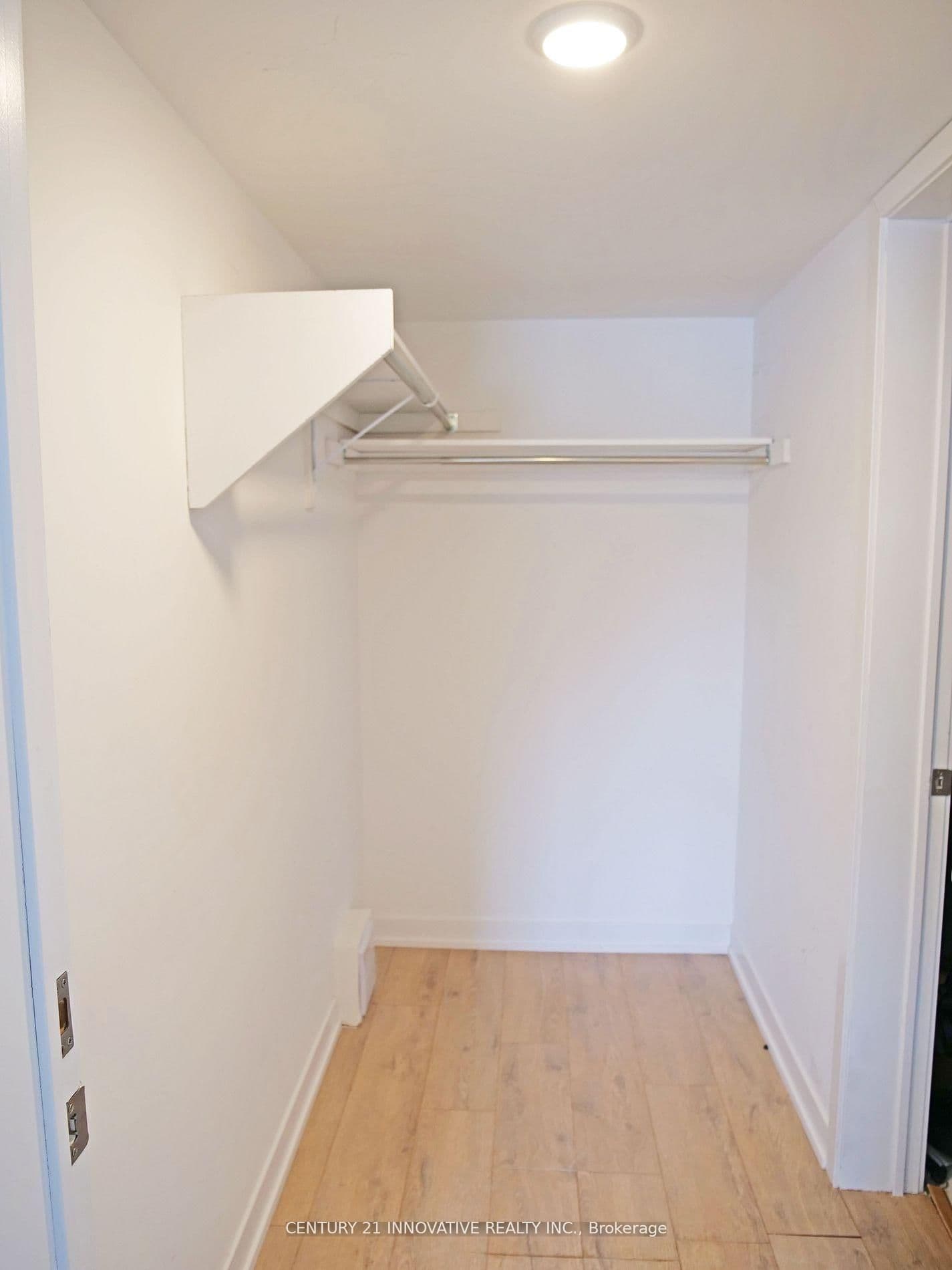 1720 Simcoe Street, Unit 16 thumbnail 13
