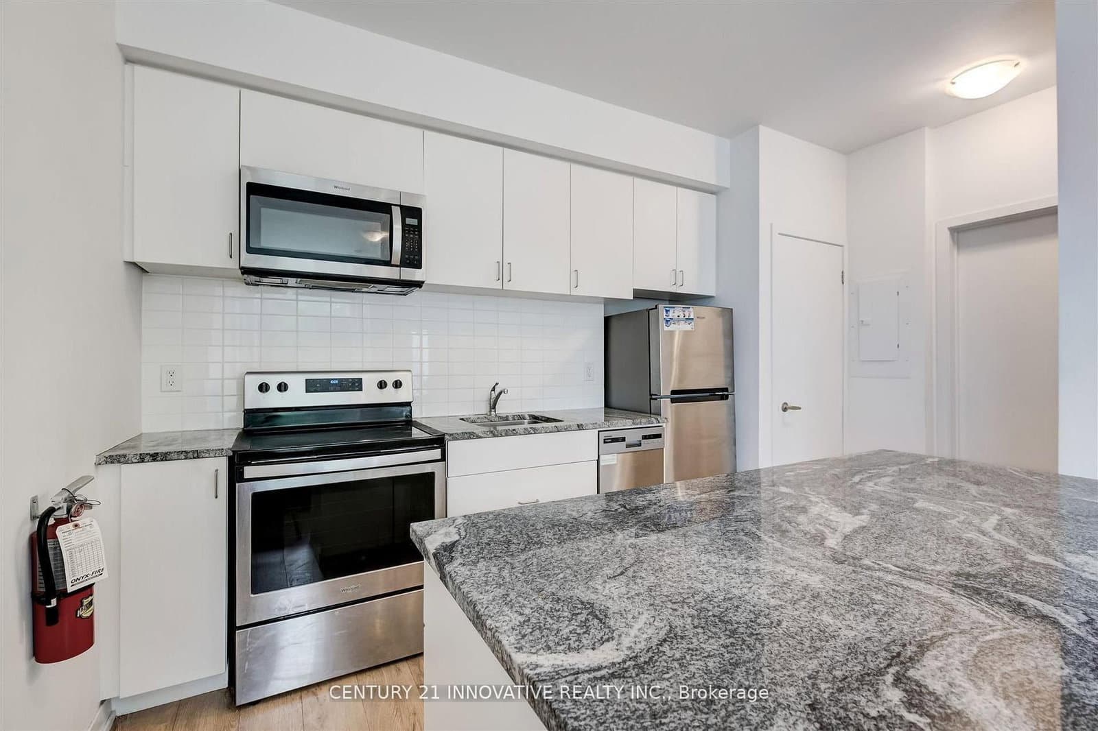 1720 Simcoe Street, Unit 16 thumbnail 3