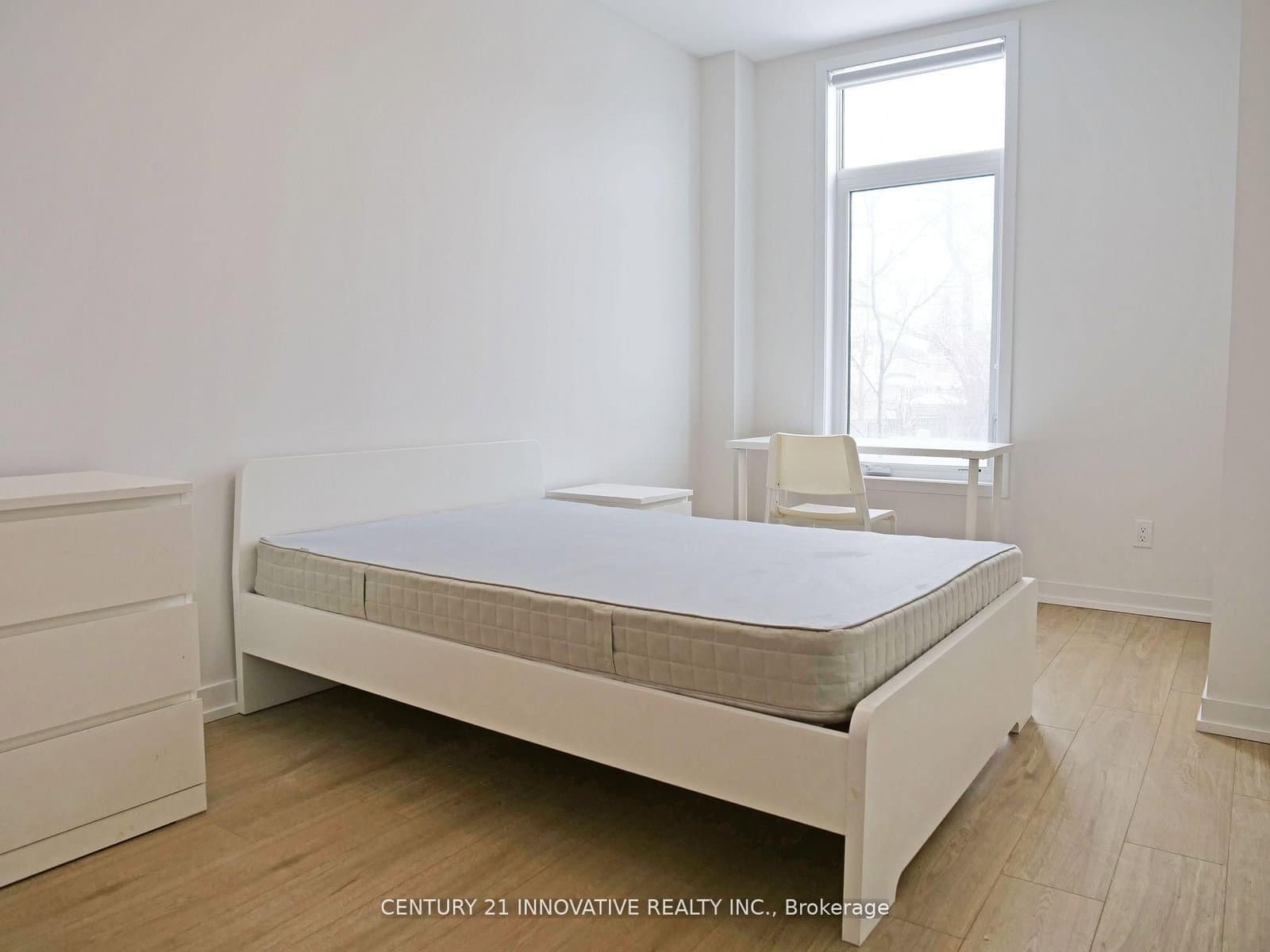 1720 Simcoe Street, Unit 16 thumbnail 5