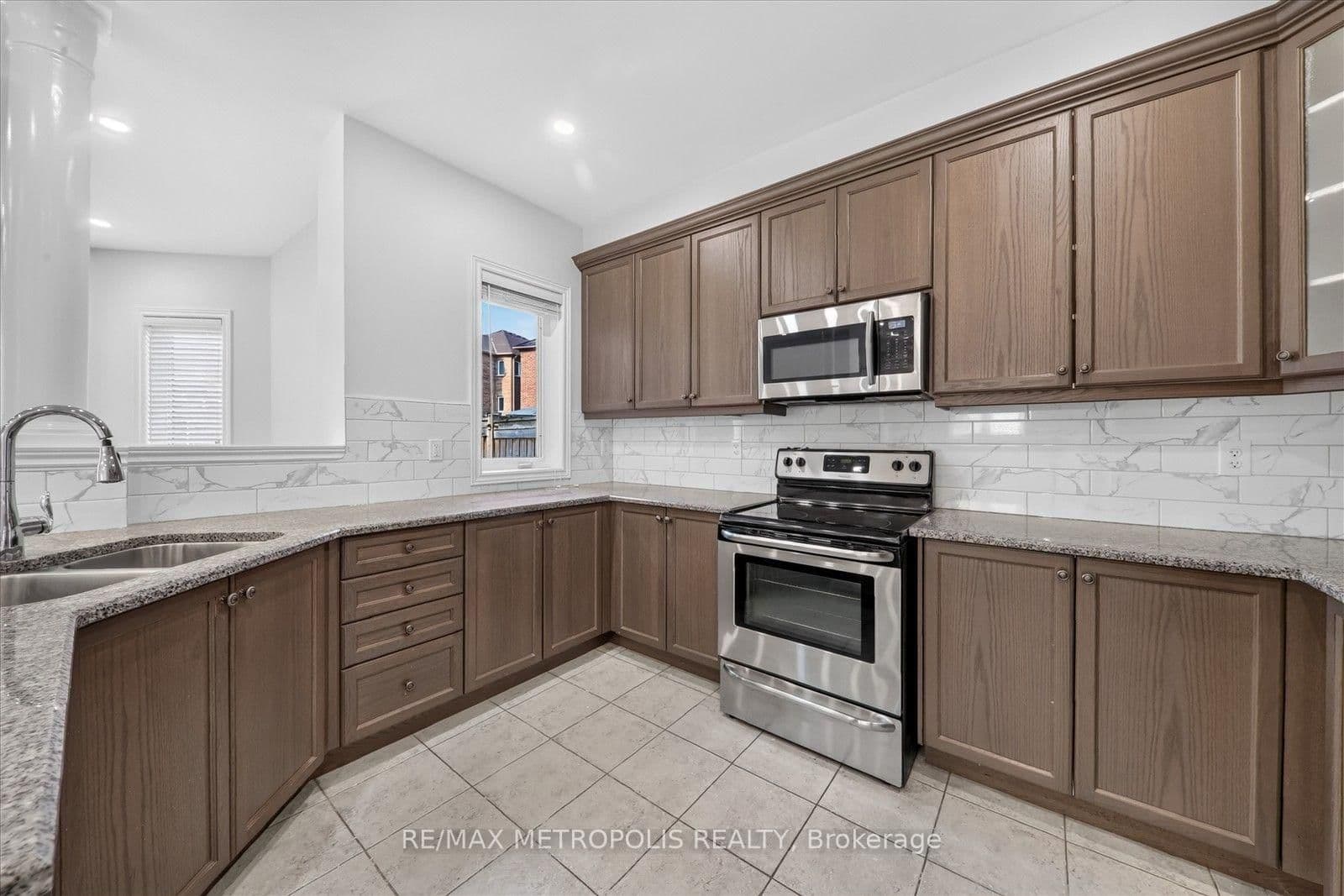 749 Black Cherry Drive thumbnail 13