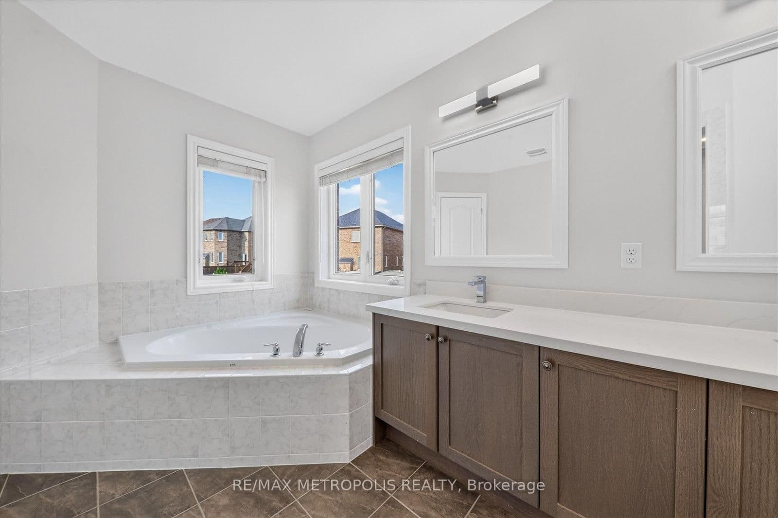 749 Black Cherry Drive thumbnail 28