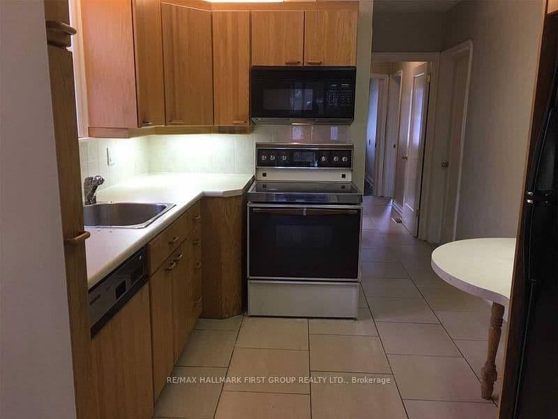 482 Warden Avenue thumbnail 12