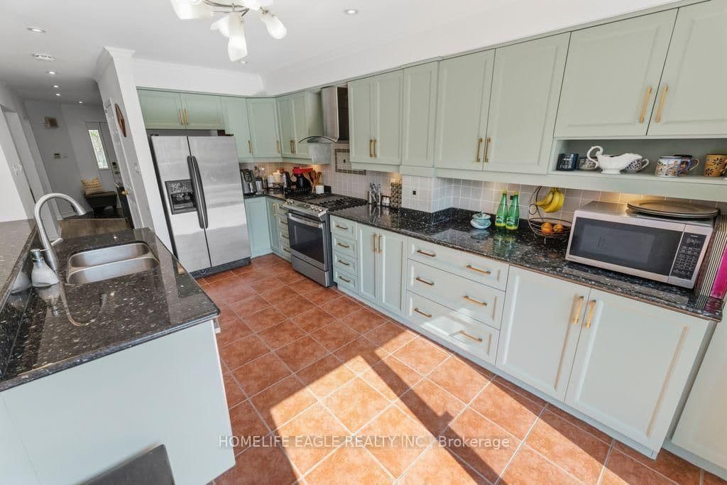 156 Heale Avenue thumbnail 9