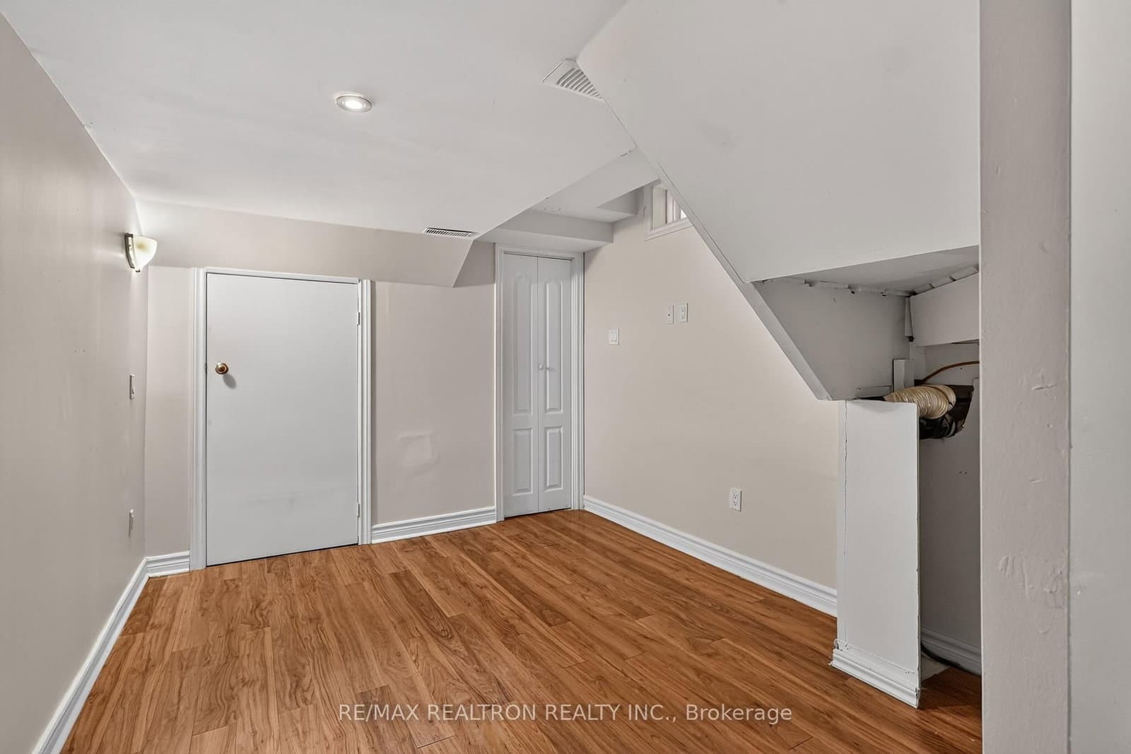 24 Cullcastle Street thumbnail 34