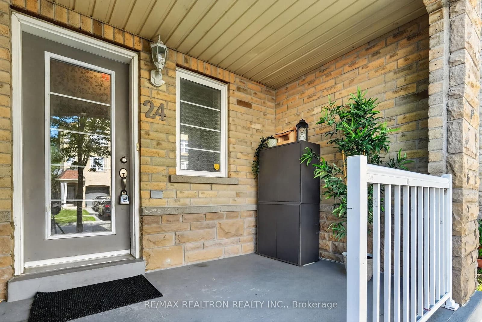 24 Cullcastle Street thumbnail 5