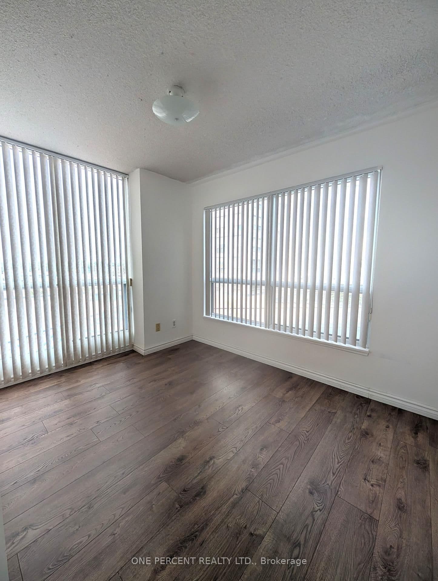 2550 Lawrence Avenue E, Unit 402 thumbnail 12