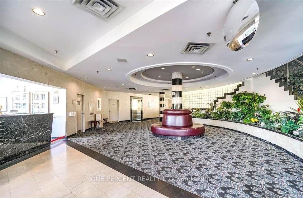 2550 Lawrence Avenue E, Unit 402 thumbnail 2