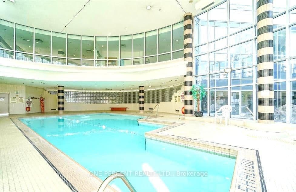 2550 Lawrence Avenue E, Unit 402 thumbnail 6