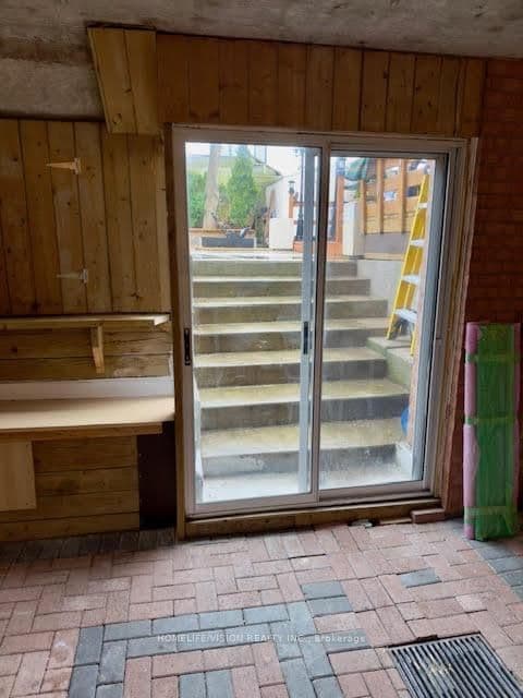 245 Floyd Avenue, Unit bsmt thumbnail 3