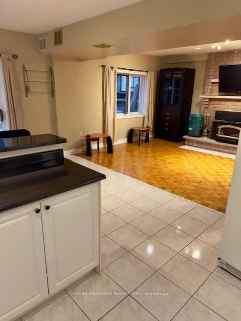 245 Floyd Avenue, Unit bsmt thumbnail 8
