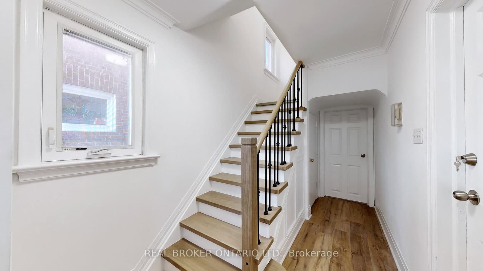 451 Donlands Avenue, Unit Main thumbnail 4