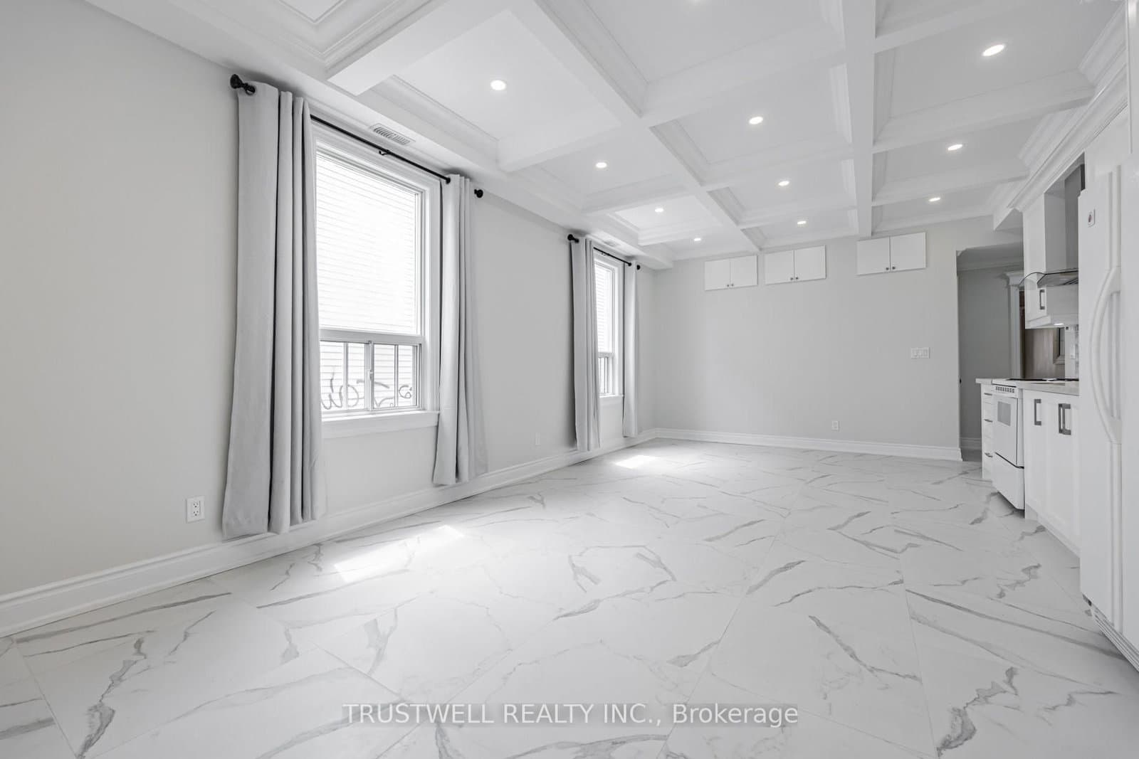 90 Galt Avenue, Unit A thumbnail 4