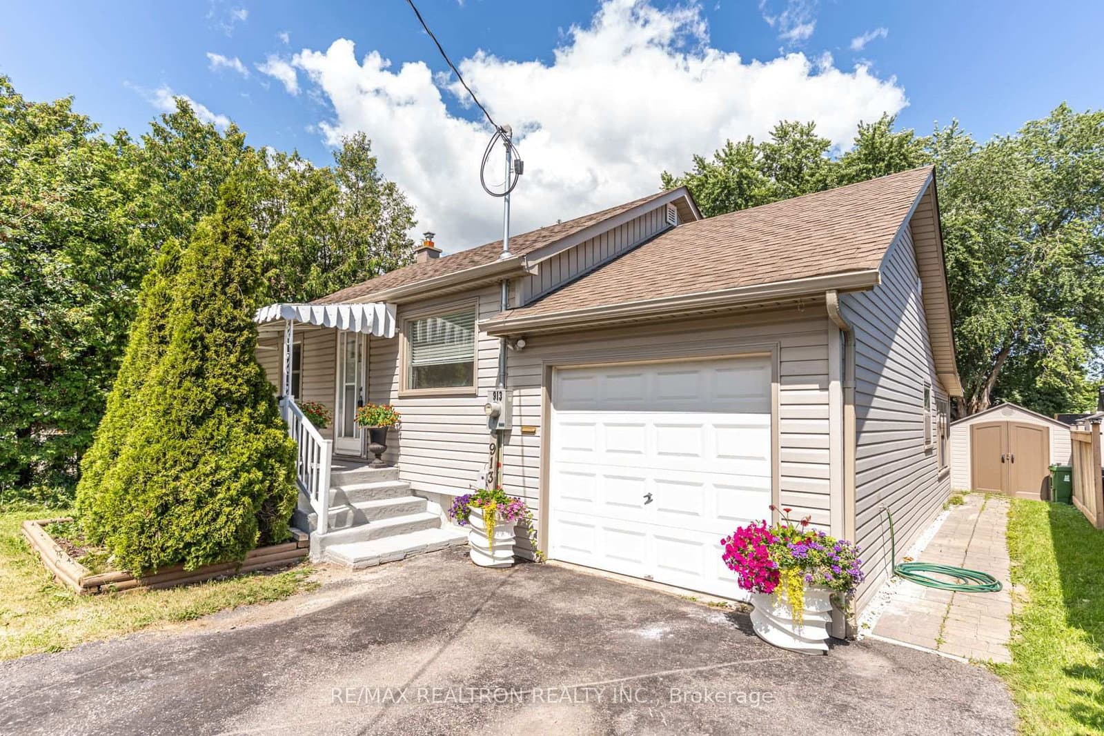 913 Pickering Beach Road thumbnail 2