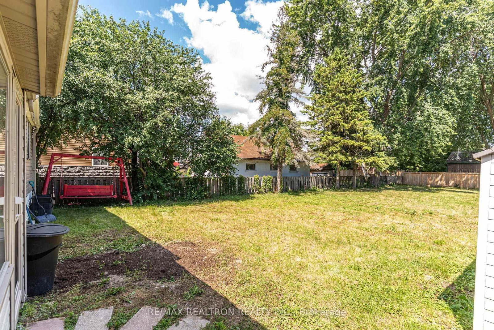 913 Pickering Beach Road thumbnail 43