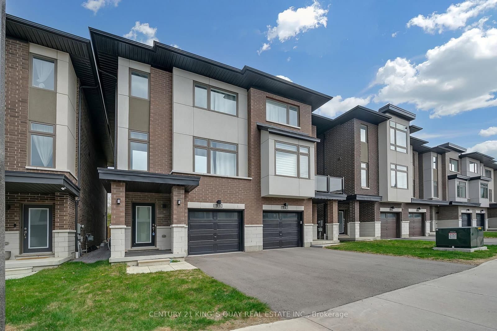 250 Finch Avenue, Unit 33 thumbnail 2