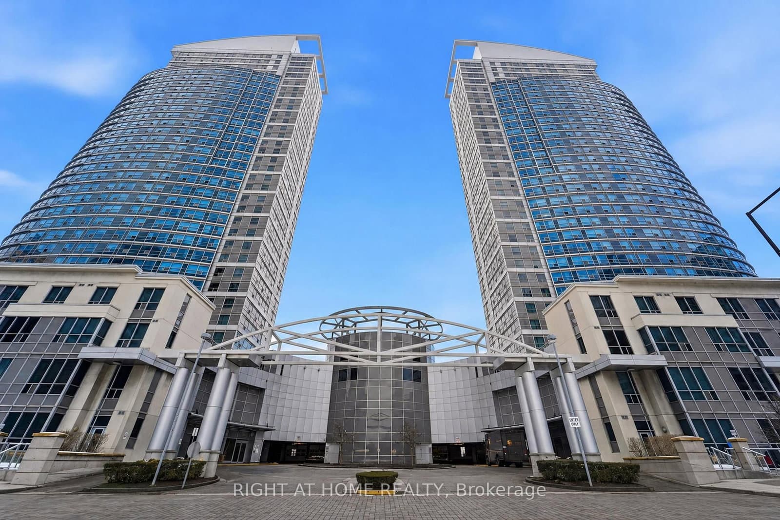 38 Lee Centre Drive, Unit 1612 - Image 1