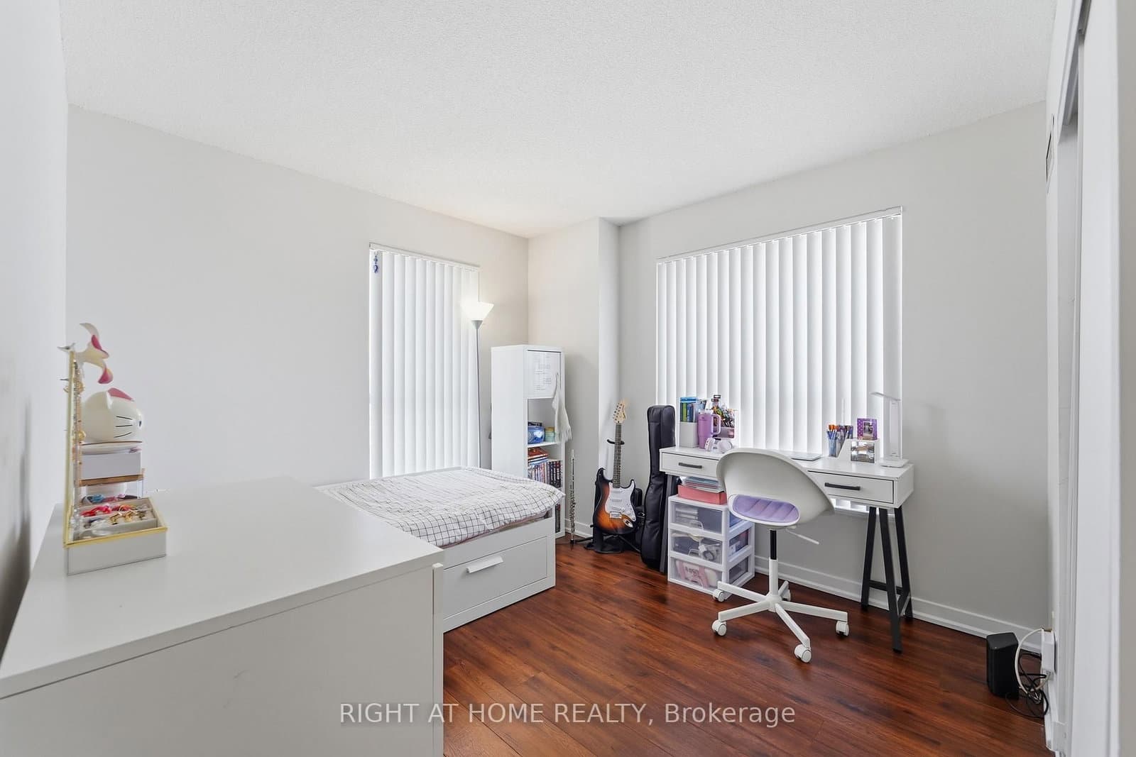 38 Lee Centre Drive, Unit 1612 thumbnail 10