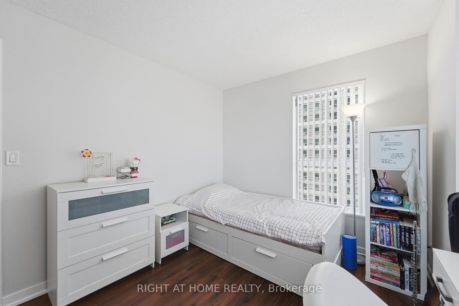 38 Lee Centre Drive, Unit 1612 thumbnail 11