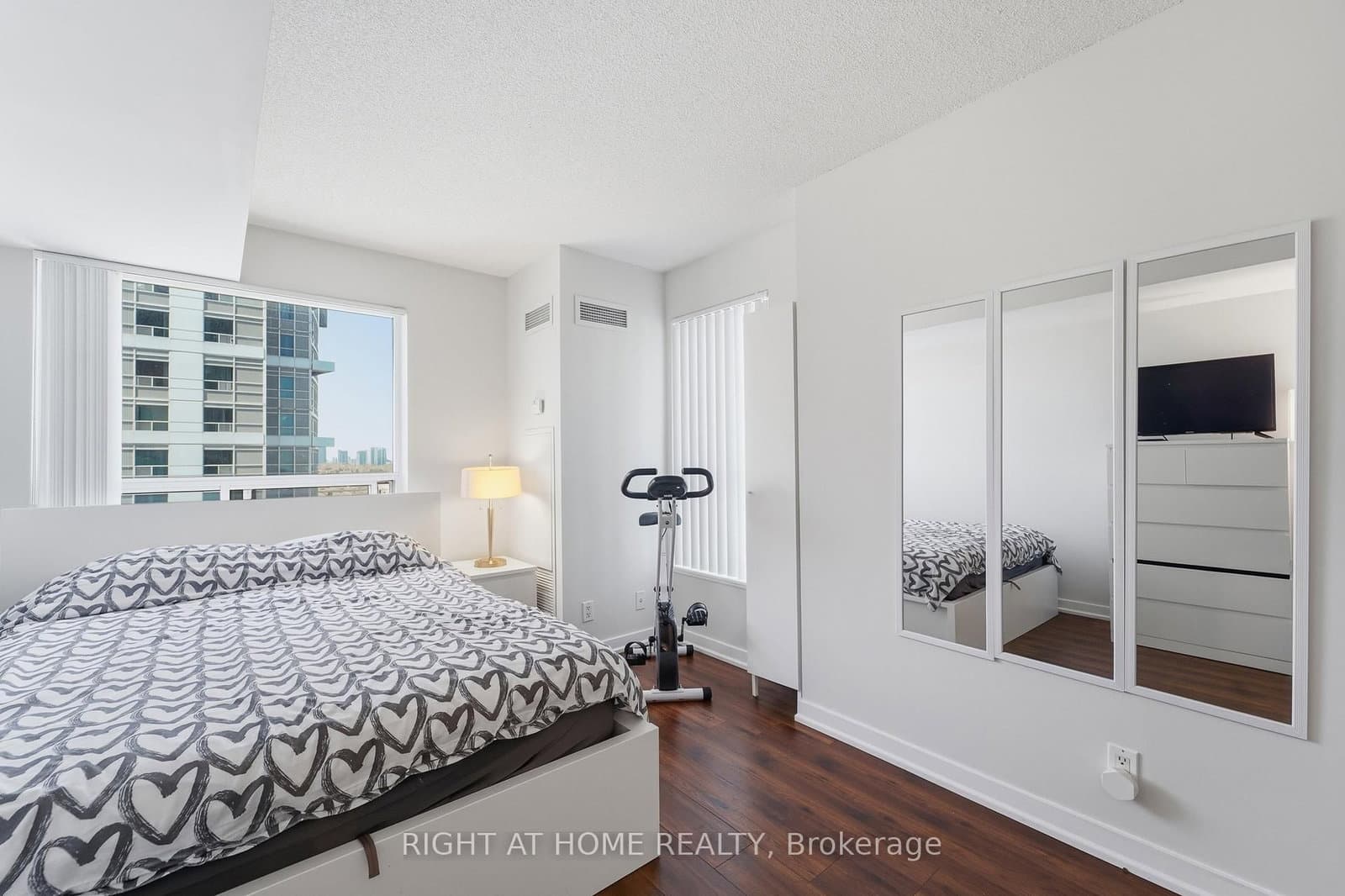 38 Lee Centre Drive, Unit 1612 thumbnail 14