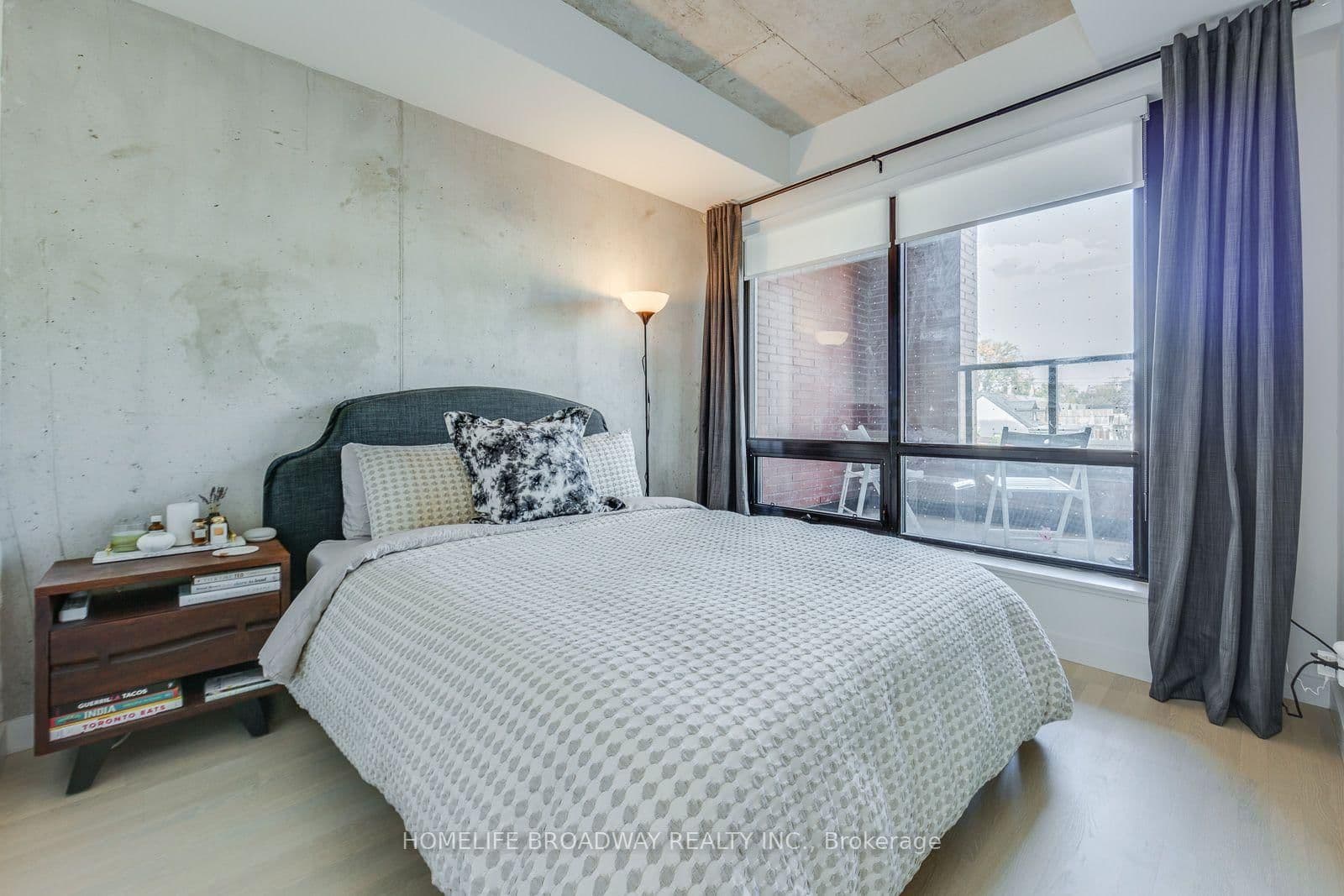 246 Logan Avenue, Unit 313 thumbnail 5