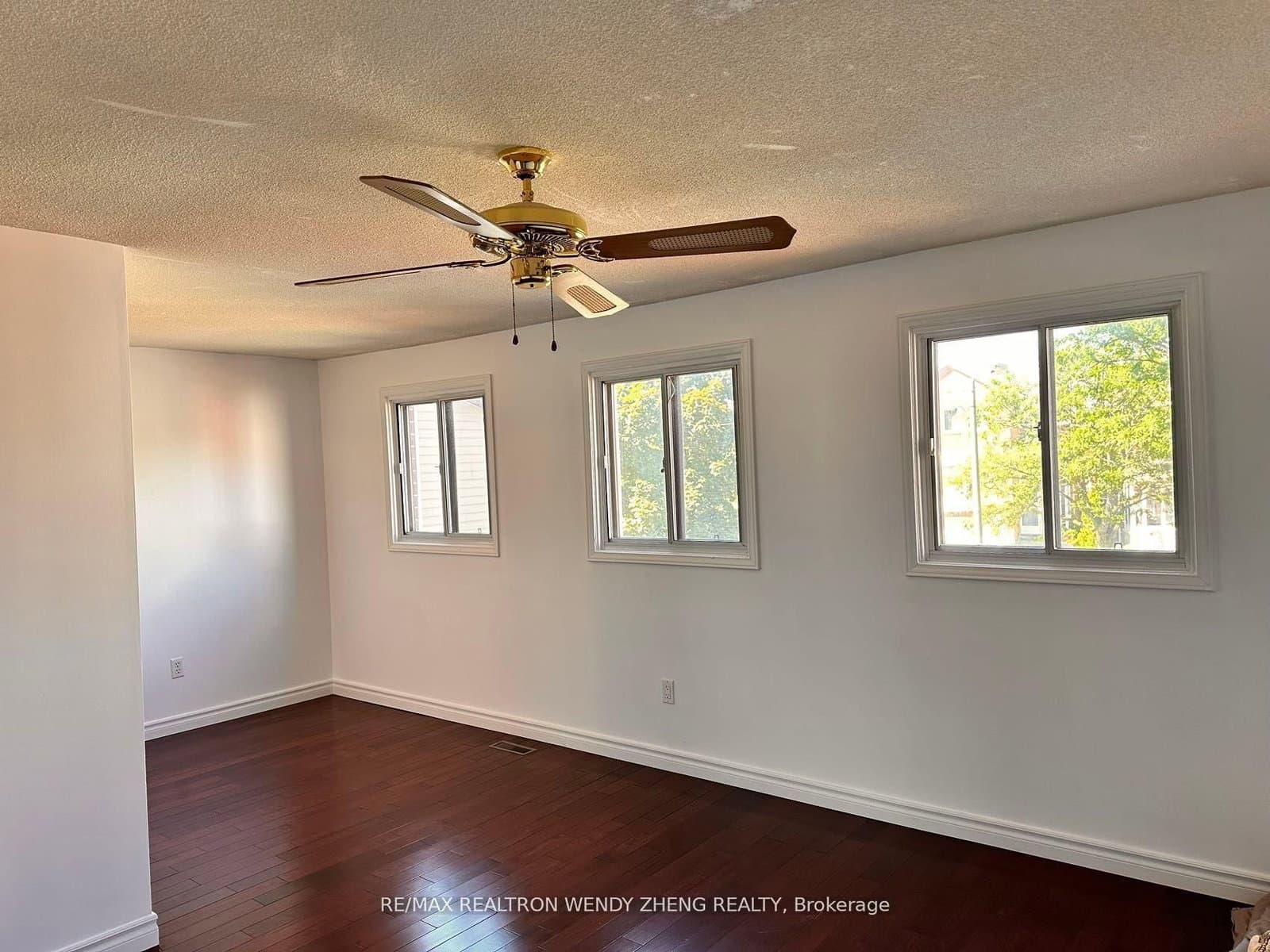 400 Huntsmill Boulevard thumbnail 8