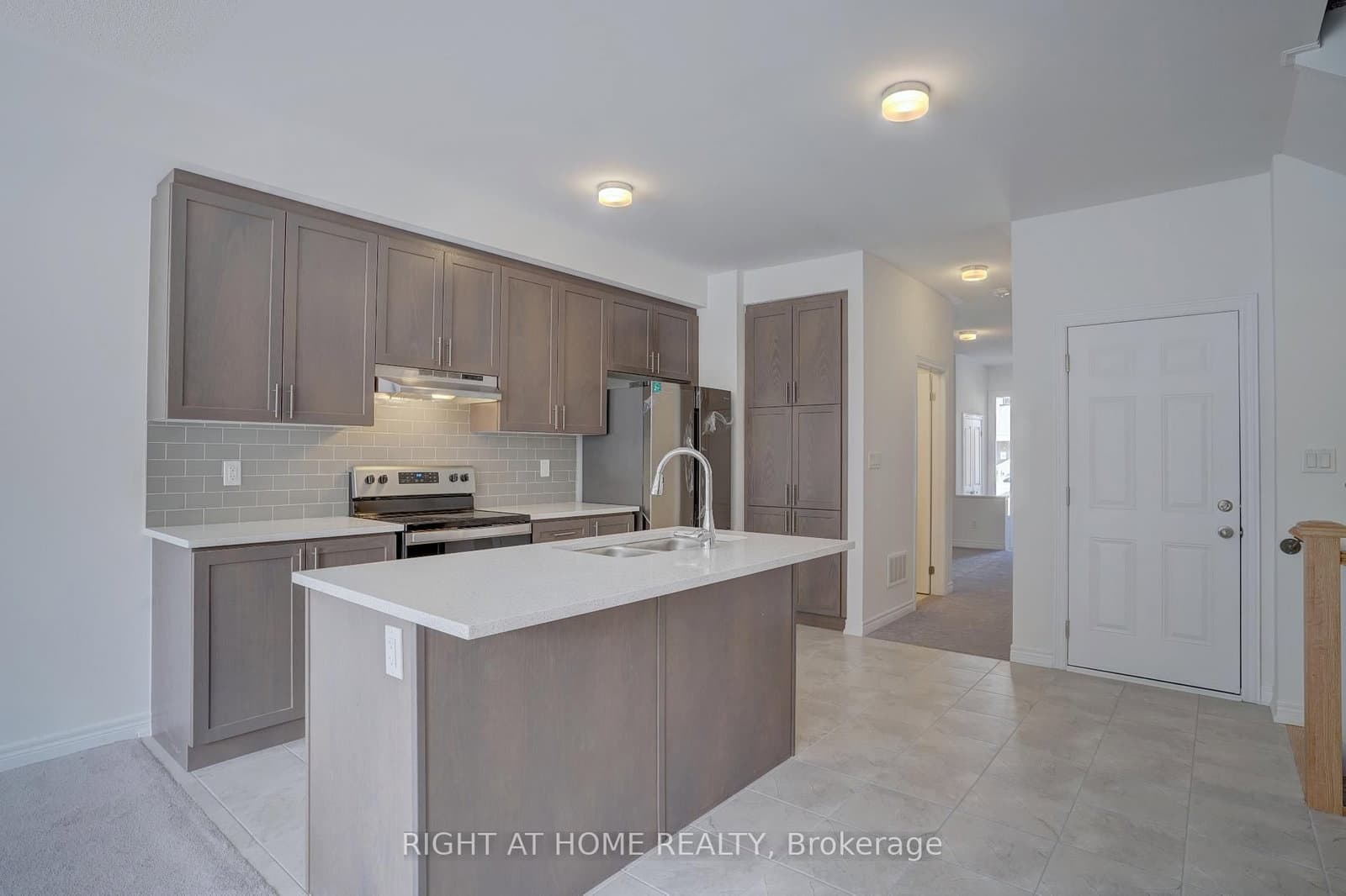 2038 CAMERON LOTT Crescent thumbnail 4