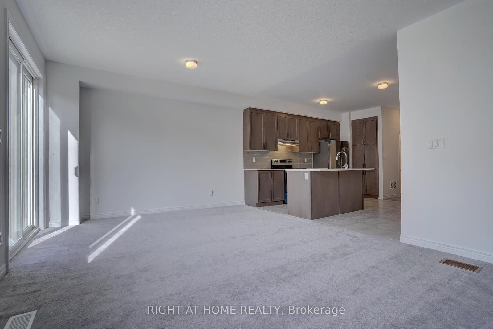 2038 CAMERON LOTT Crescent thumbnail 8
