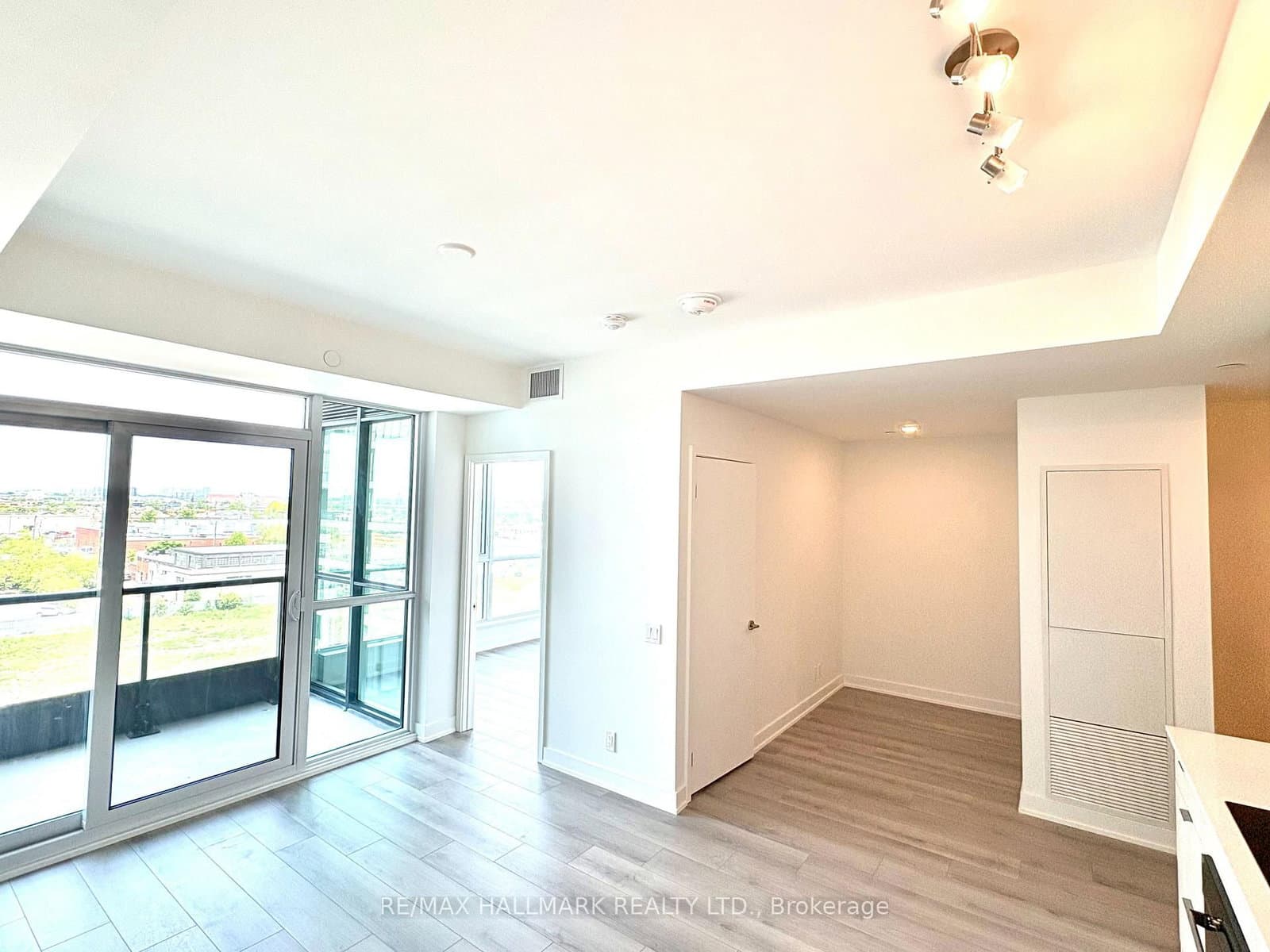 20 Deans Drive, Unit 601 thumbnail 2